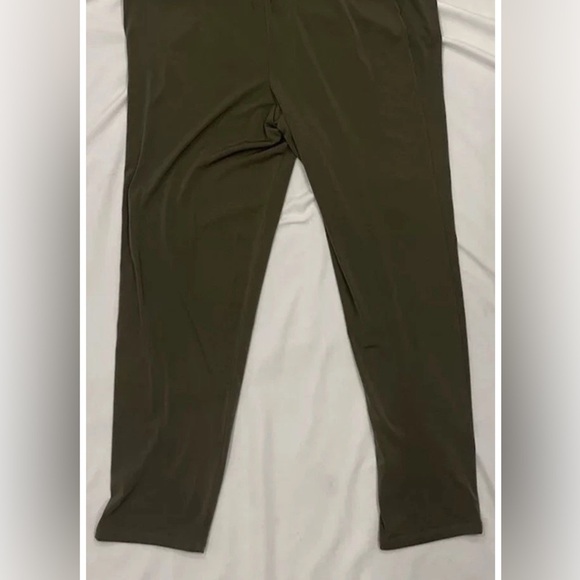 BCBGeneration Drape Pocket Jumpsuit Womens Size Small Green Sleeveless NWOT - Picture 5 of 9